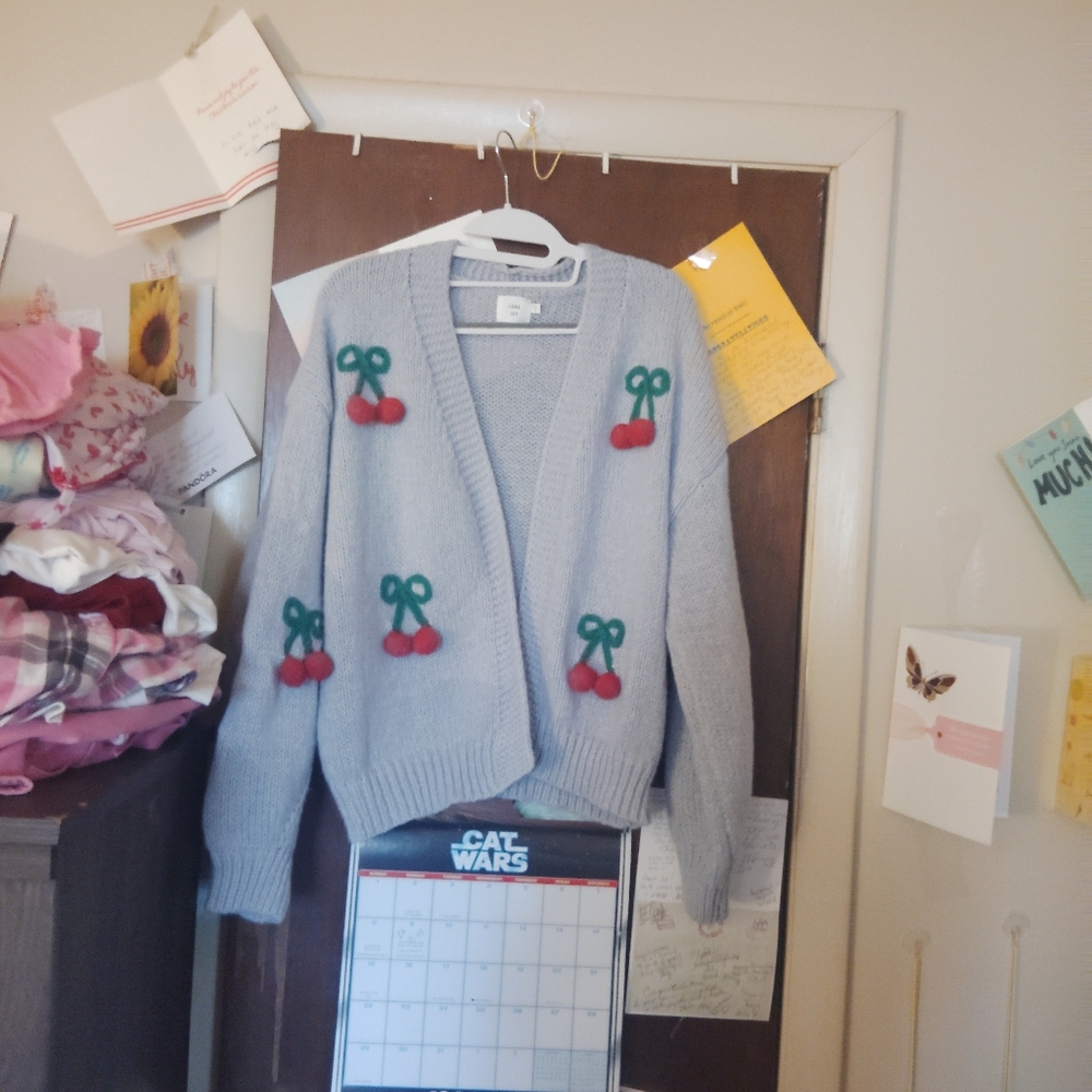 LUNA IVY Chunky Cherry Knit Open Front Sweater - Small - Picture 2 of 10